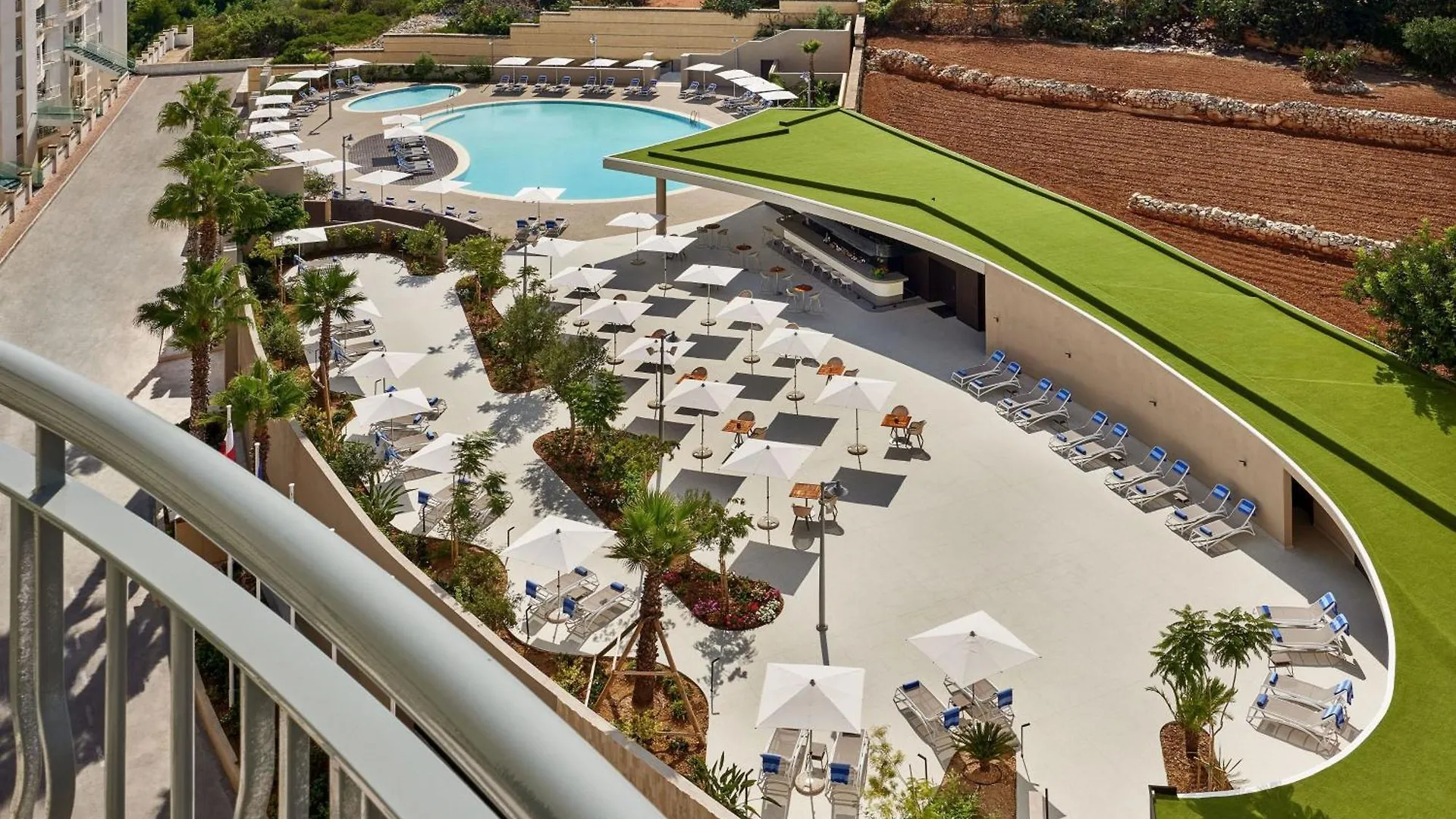 Отель Malta Marriott Resort & Spa Сент Джулианс