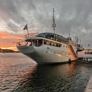 *** Bateau-hôtel Maelardrottningen Yacht Suède