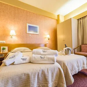 https://queen-olga.hotels-of-thessaloniki.com