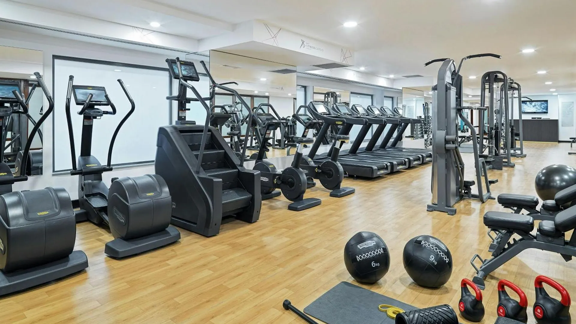 Отель Malta Marriott Resort & Spa Сент Джулианс